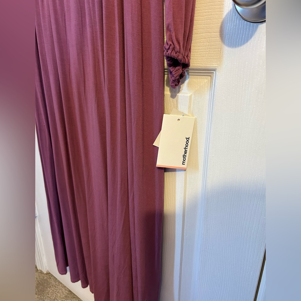NWT motherhood. Maternity Maxi Dress - Picture 3 of 4